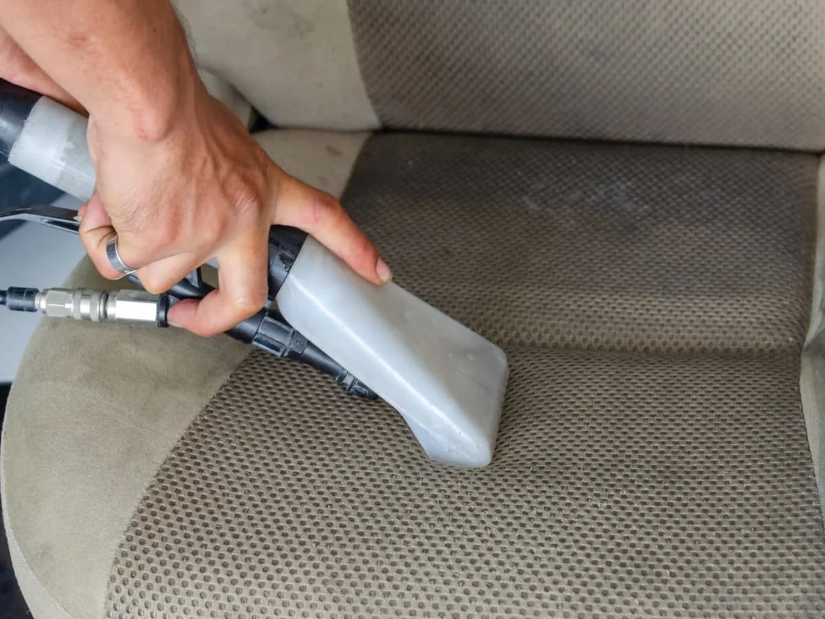 Seat or Carpet Shampooing
